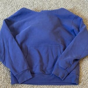 Aritzia Women's Blue Sweatshirt